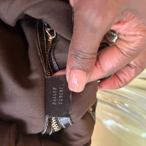 Gucci Shoulder Bag - Picture 10 of 15